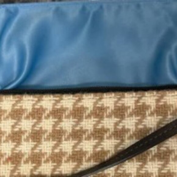 Pristine 2005 Coach Wool Houndstooth & Suede Turn-lock Wristlet - Picture 7 of 10